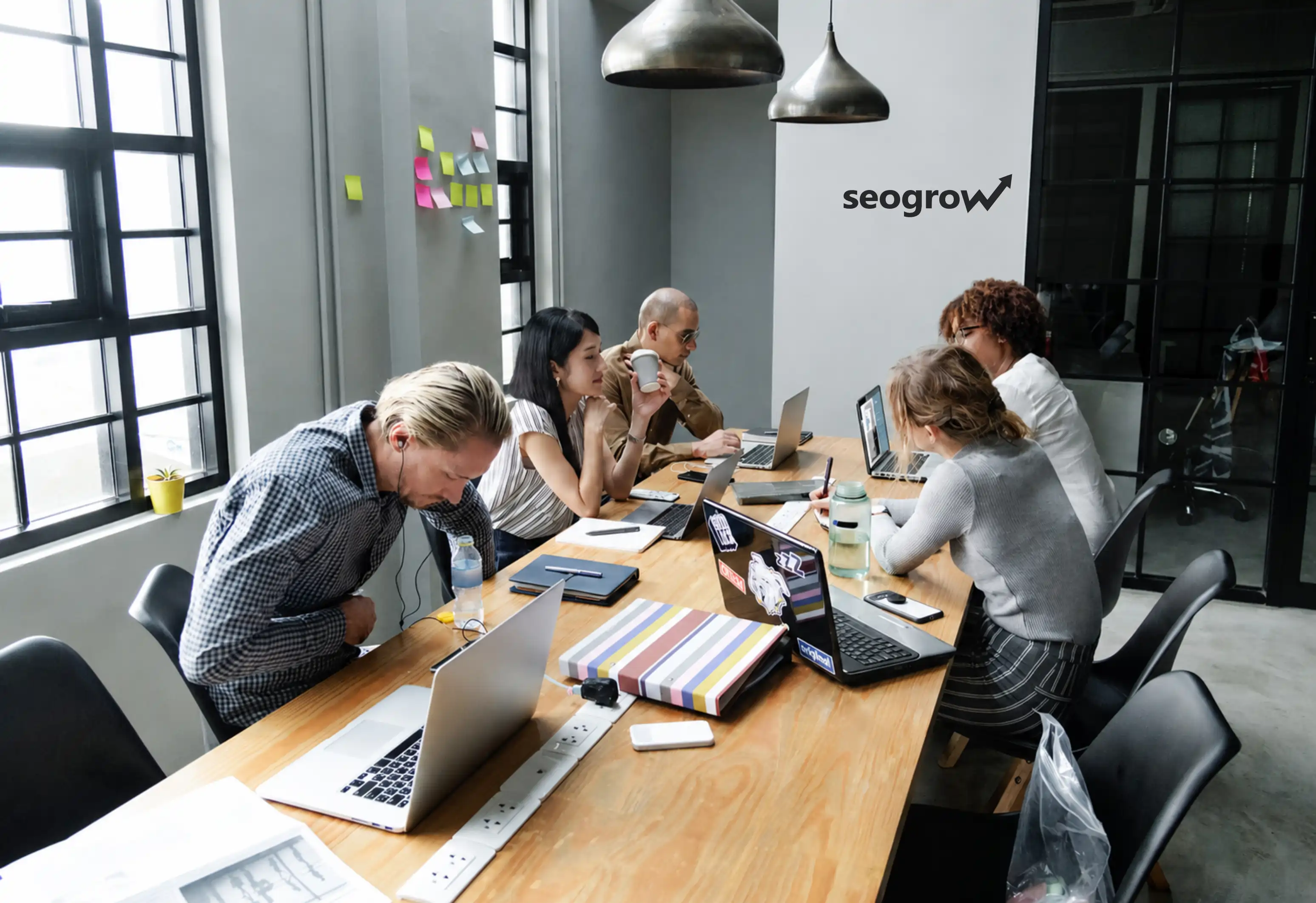 Zespół SEO Grow przy pracy nad stronami klientów
